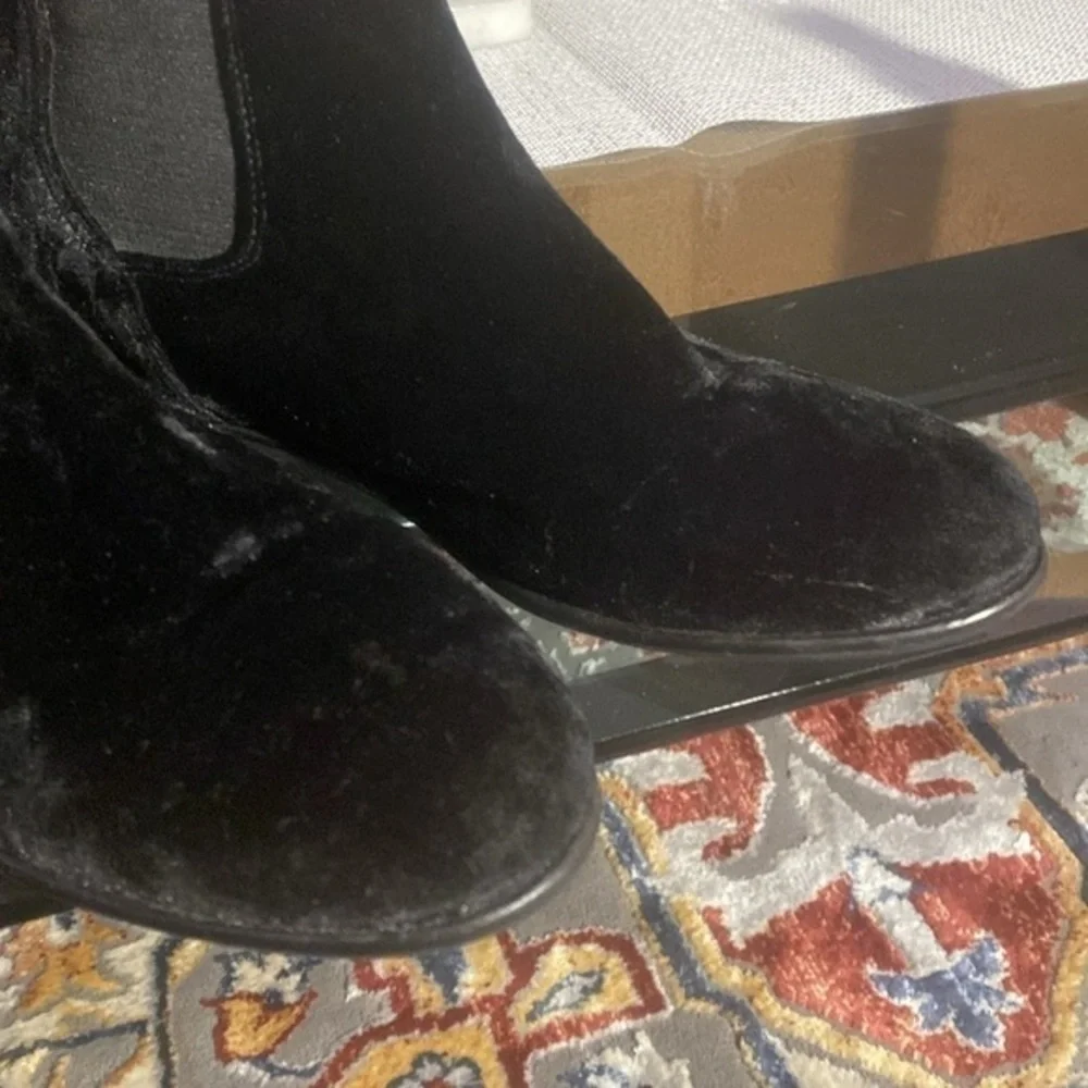 Urban Outfitters men velvet Chelsea ankle boots, UNISEX booties